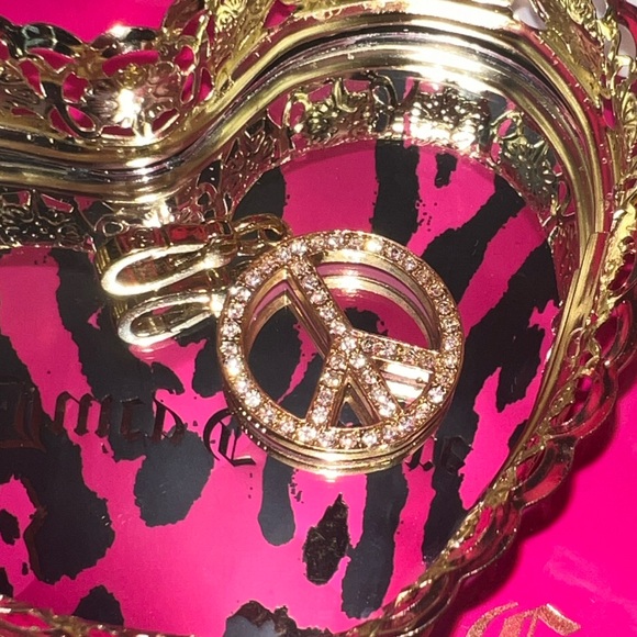 RARE✨Juicy Couture peace sign charm ☮️ 🎀 - Picture 5 of 5